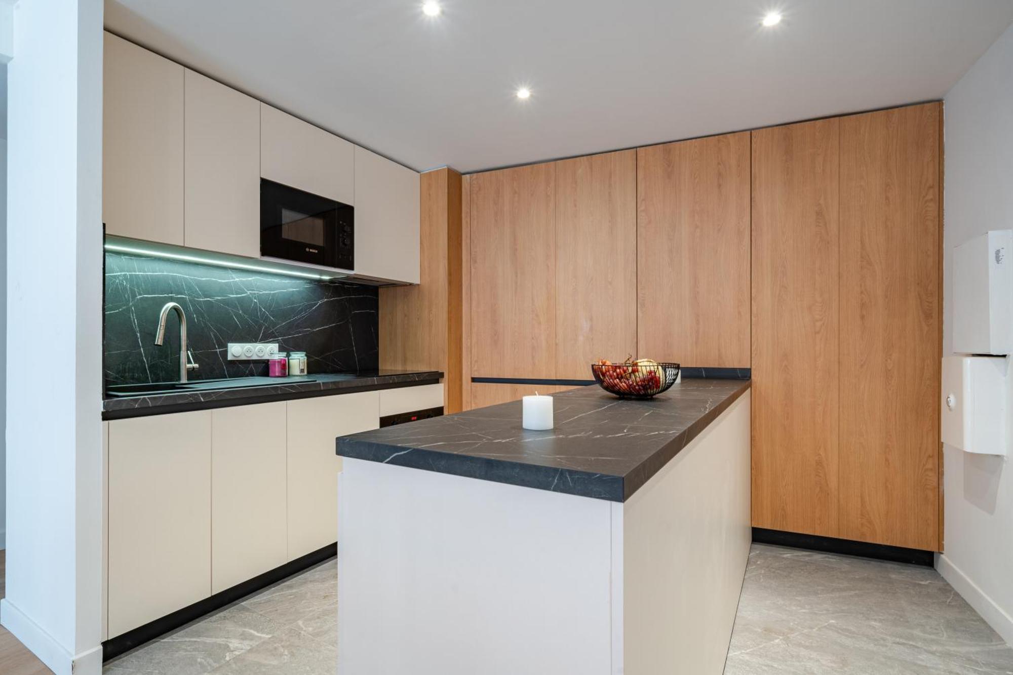 Near Old Town And Apartment Fully Renovated Nice Exterior photo