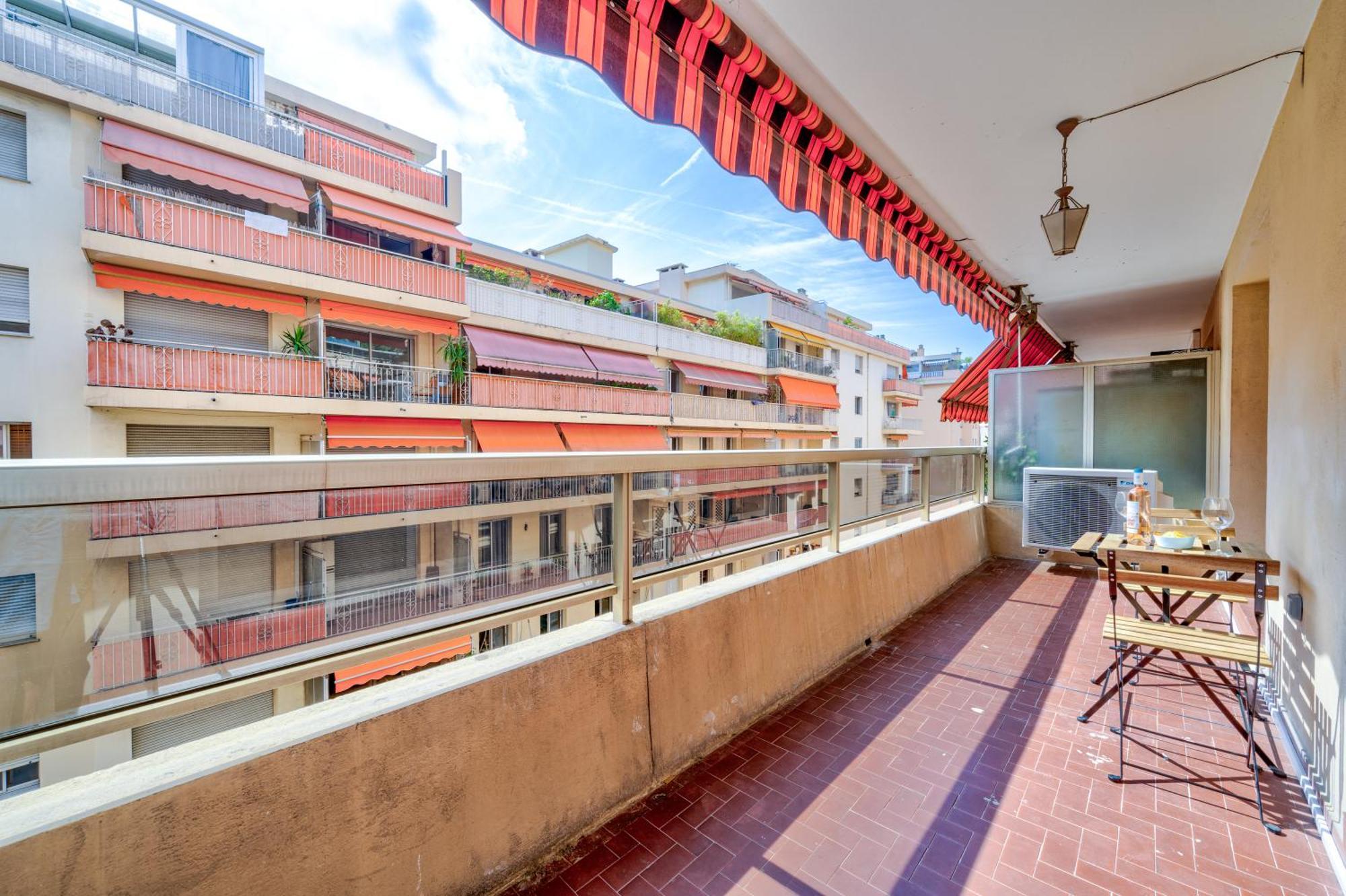 Near Old Town And Apartment Fully Renovated Nice Exterior photo